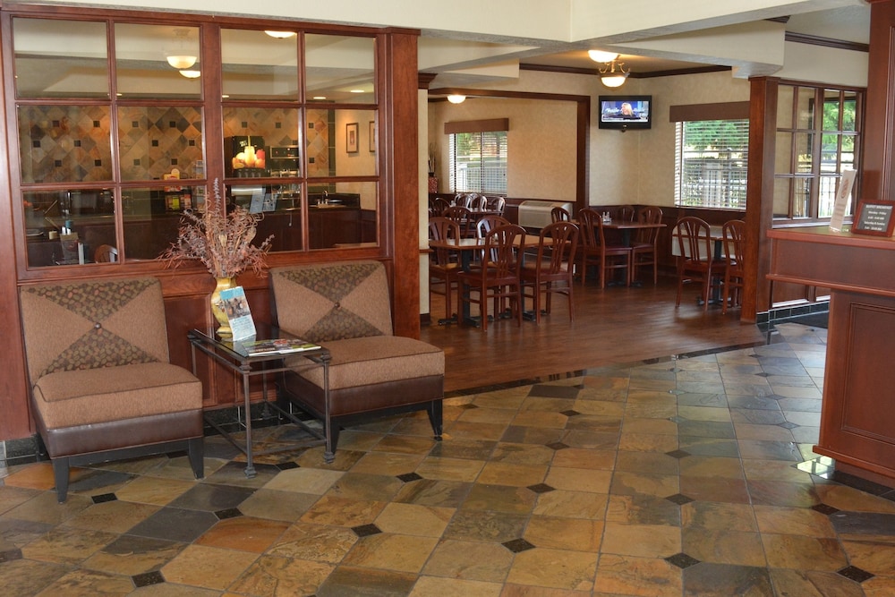Baymont by Wyndham Yakima Riverfront 42/51