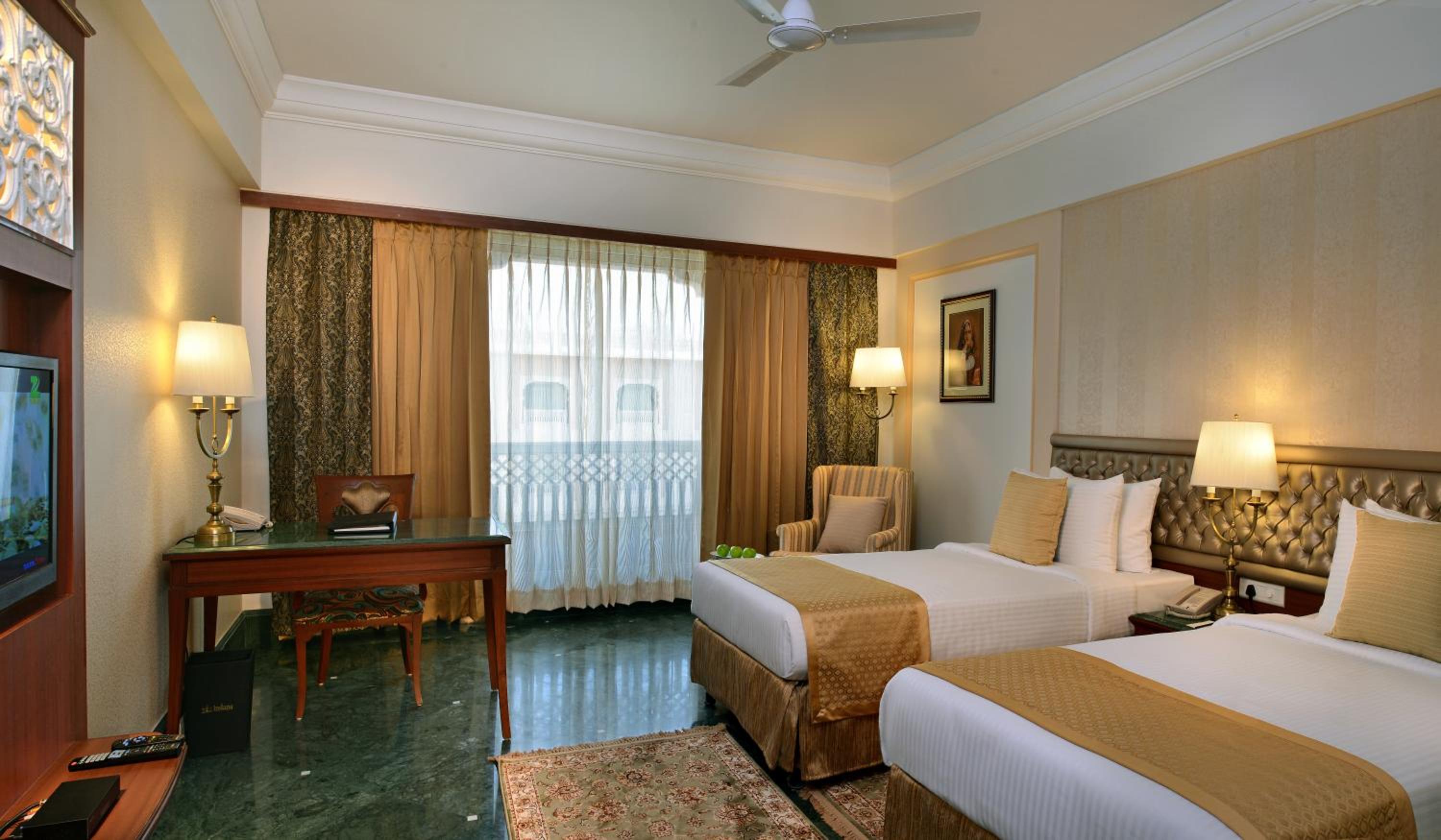 EXECUTIVE, DOUBLE OR TWIN BED