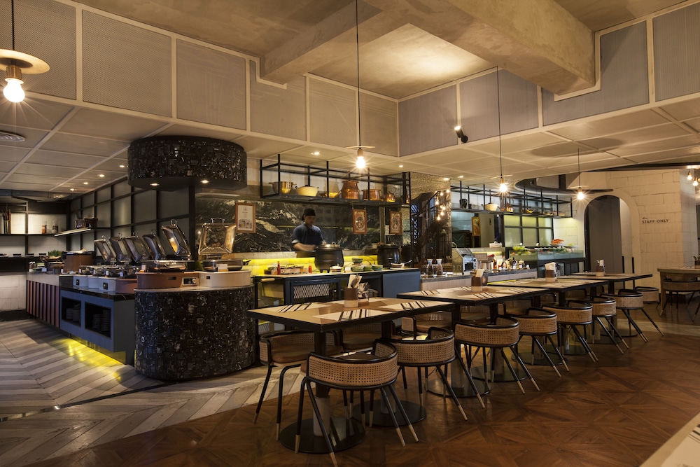 Gaia Cosmo Hotel 46/65