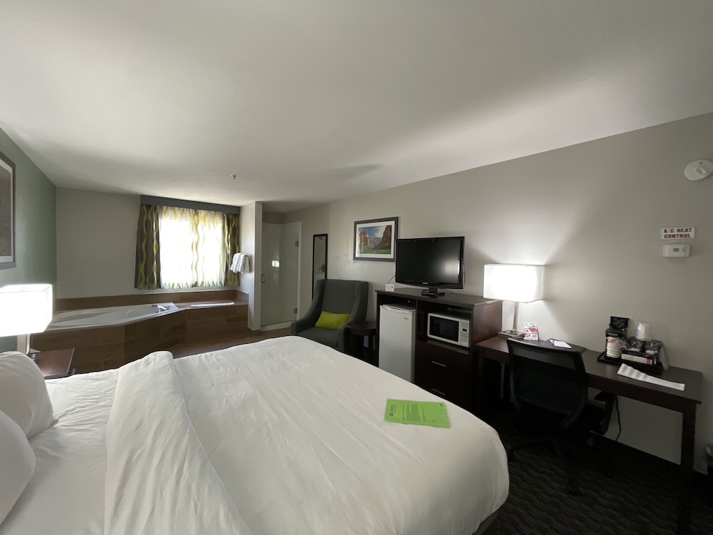 Wingate by Wyndham Cedar City 11/50