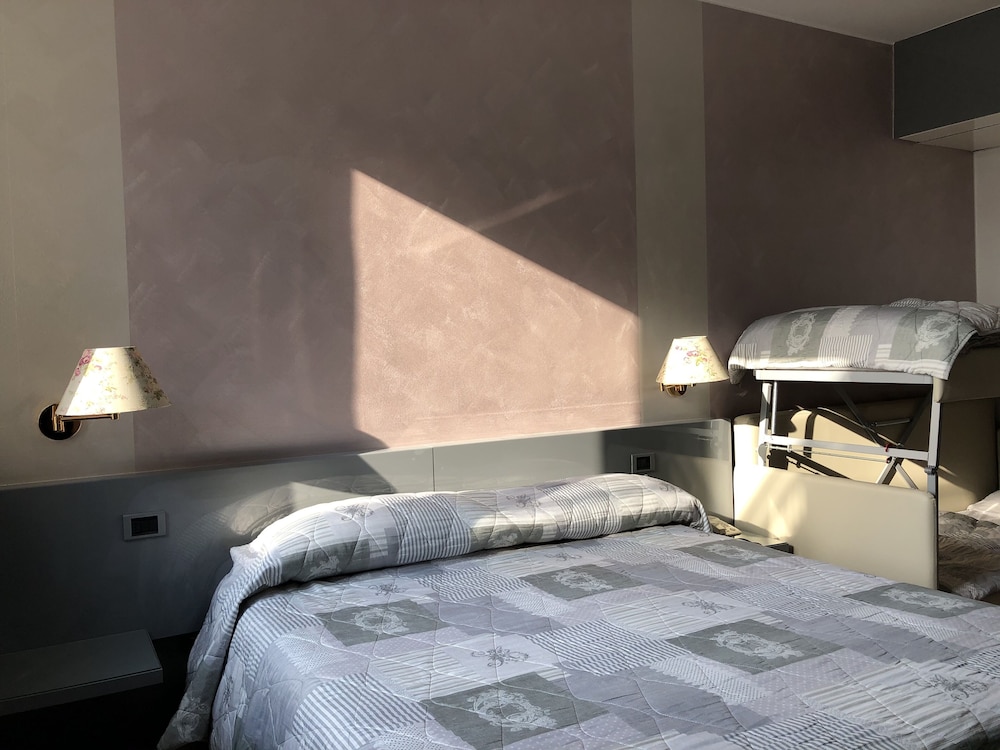 Hotel Alfieri 26/76