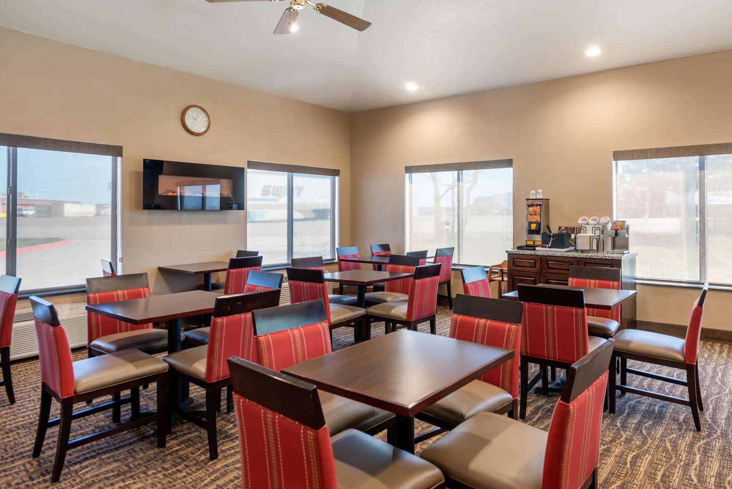 restaurant cafeteria