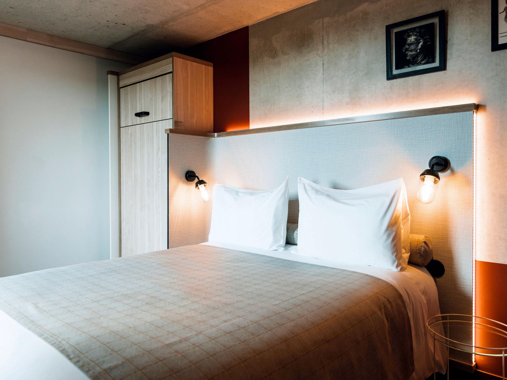 Family, Double and Twin Beds