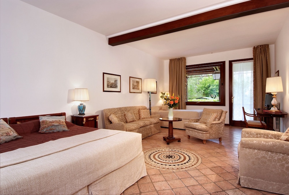 500 Bed And Breakfast 5/30