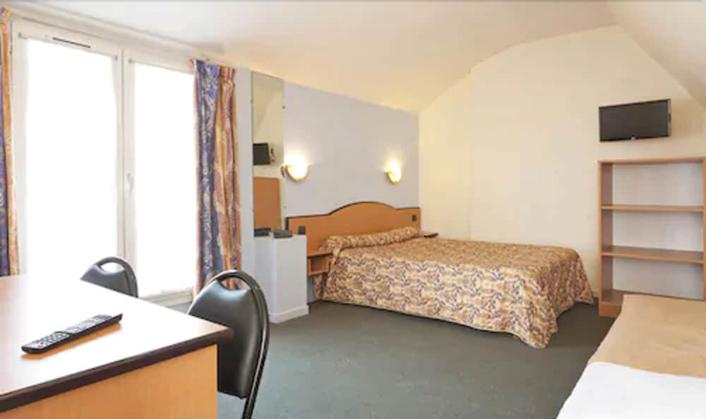 Hotel Ferney Republique 7/25