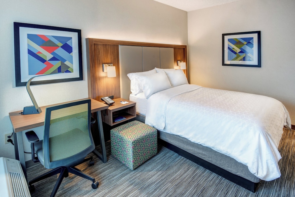 Holiday Inn Express & Suites West Long Branch - Eatontown 31/74