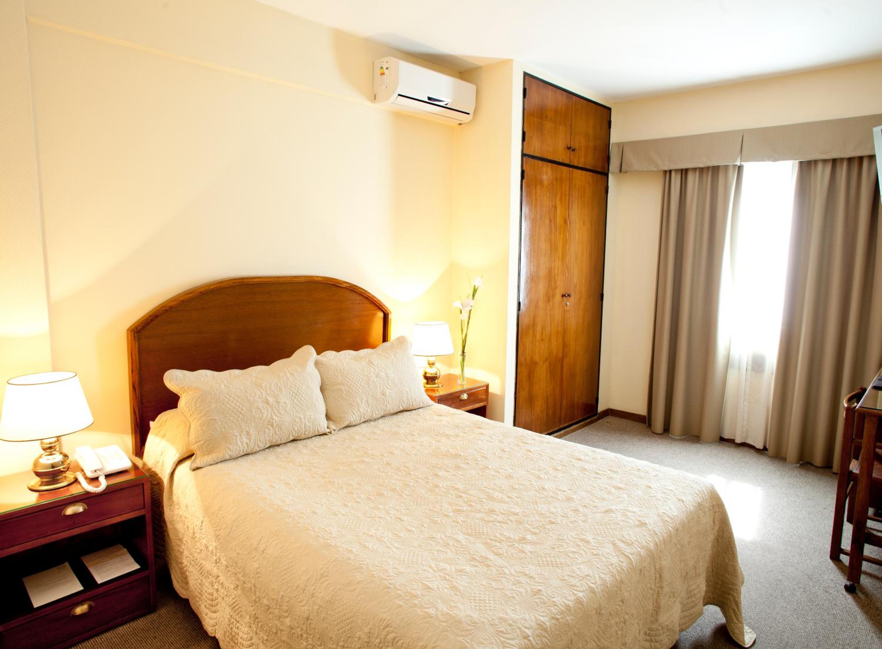 Room, Double or Twin Bed