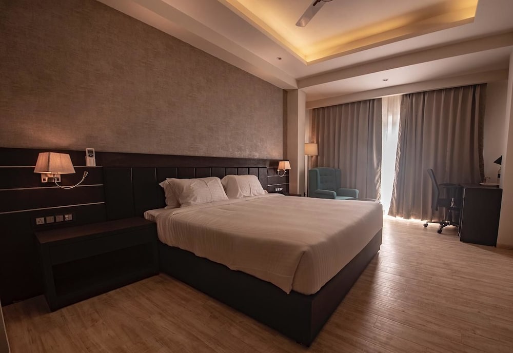 HOTEL SURENDRA VILAS 11/50