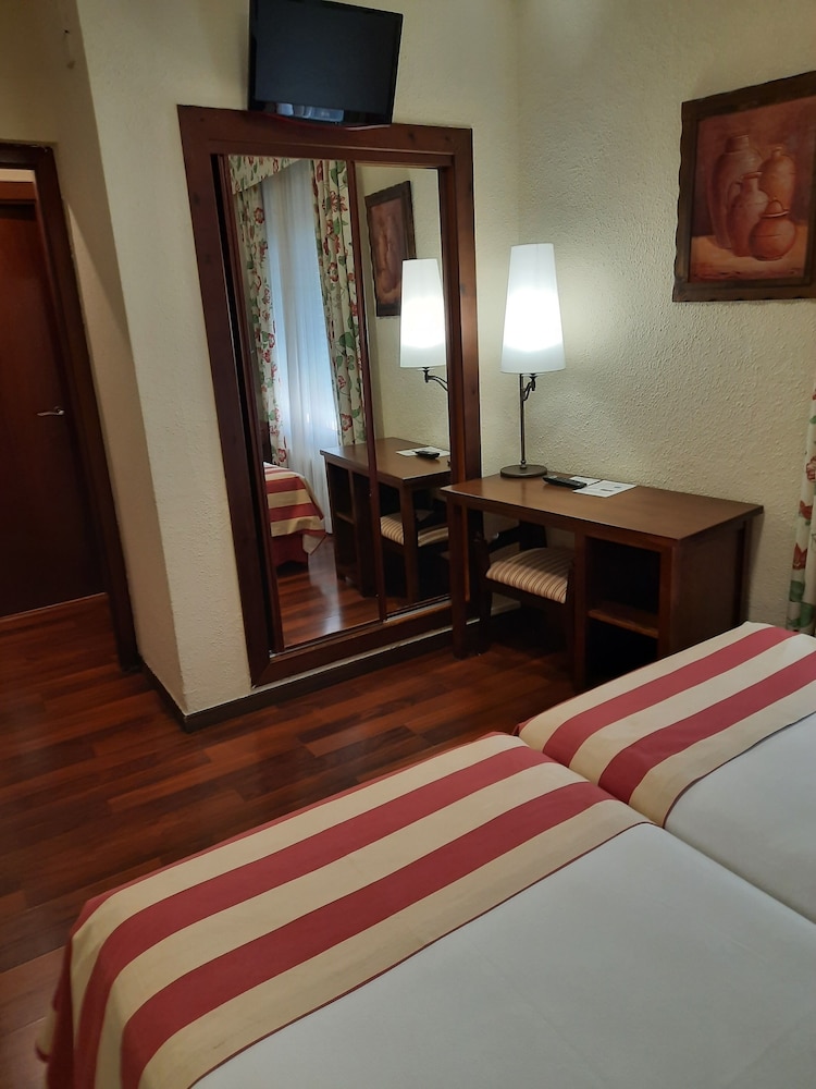 Hotel Urogallo (ex Husa) 15/46