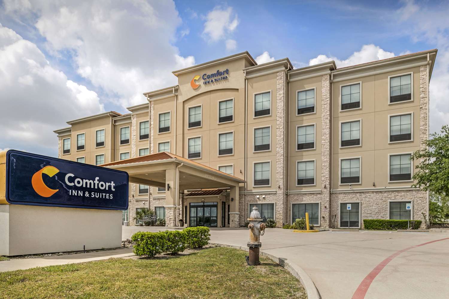 Comfort Inn and Suites Fort Worth Fossil Creek 21/22