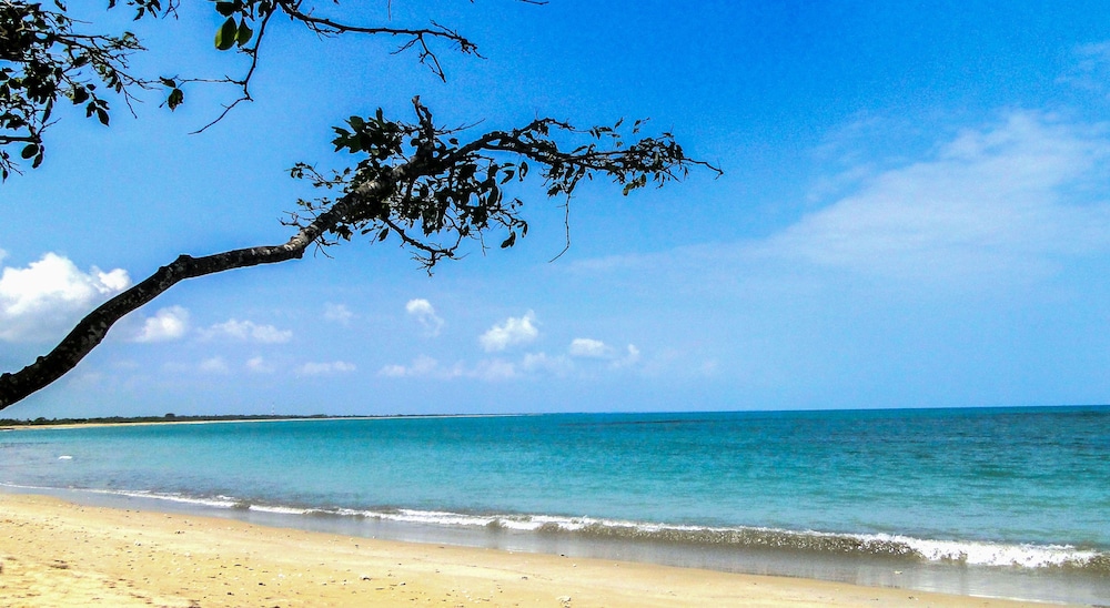GIMAN FREE BEACH RESORT 56/67