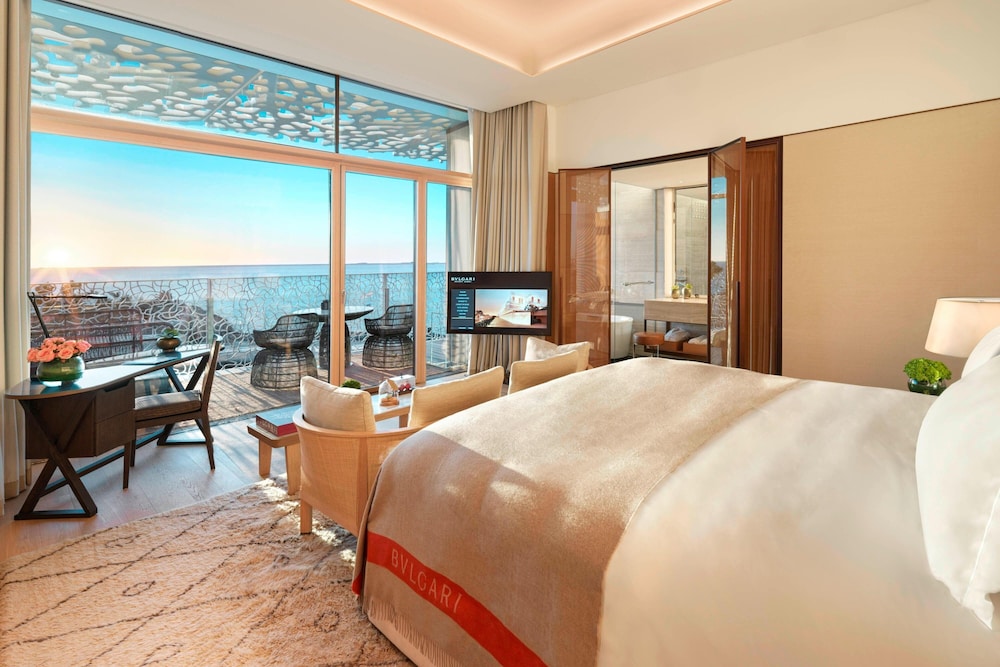 PREMIUM, KING BED, BALCONY