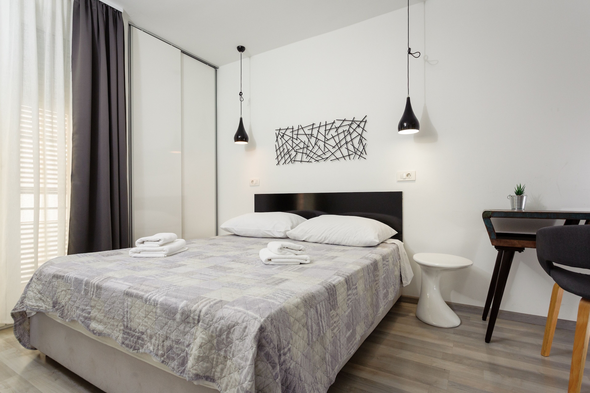 1 BEDROOM, APARTMENT, BALCONY