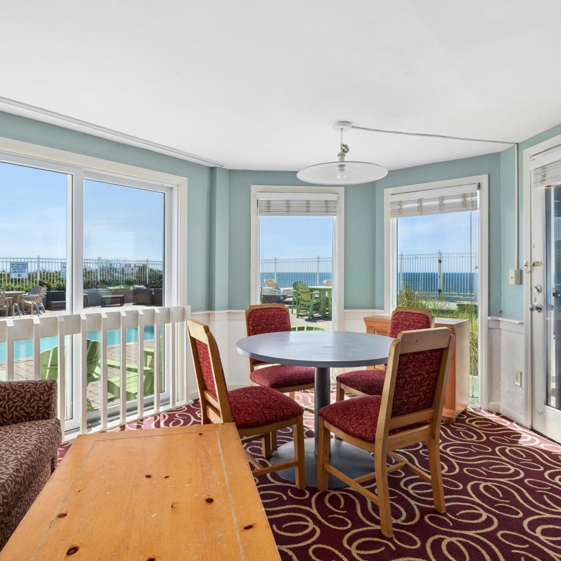 The Corsair & Cross Rip Oceanfront Hotel 32/50