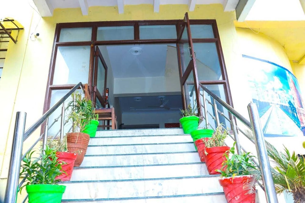 HOTEL AMBIKA PALACE 2/32