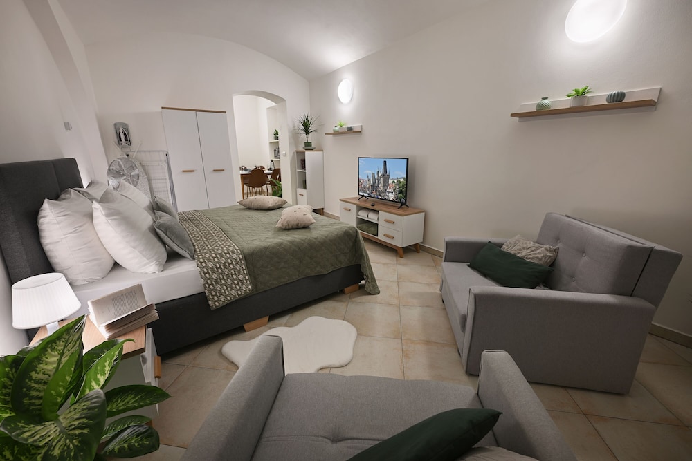 White Swan Boutique Apartments 37/58