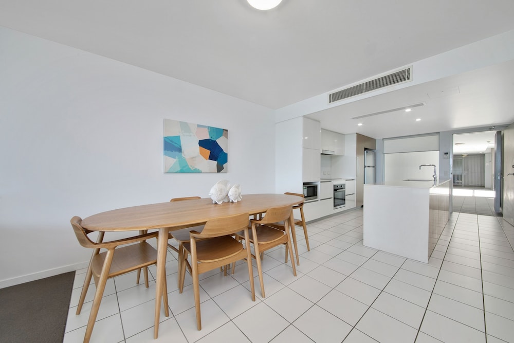 Echelon Apartments 28/42