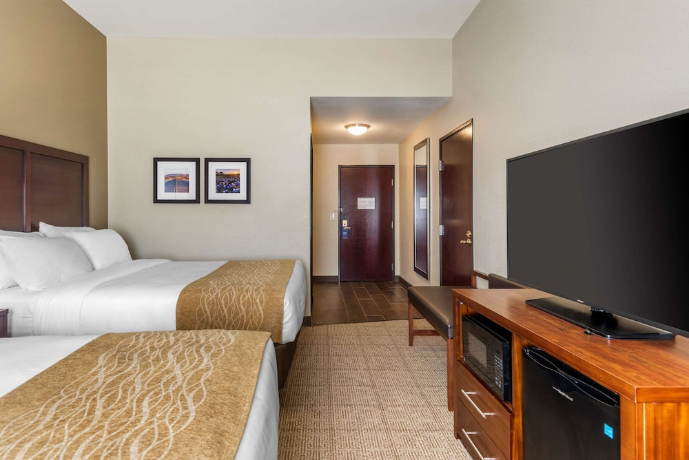 Comfort Inn & Suites Big Spring 20/39