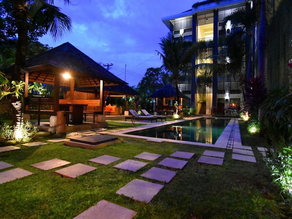 Ganga Hotel Apartments 51/55