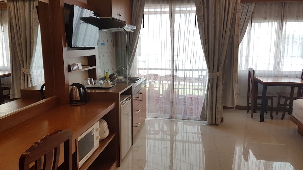 Green Harbor Hotel And Service Apartment 53/67
