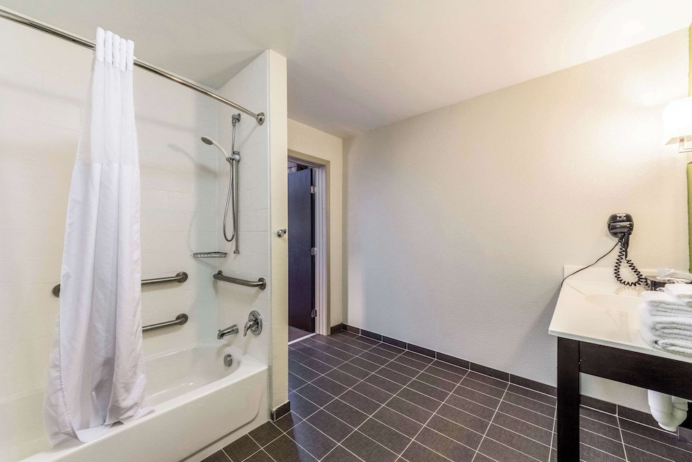 Sleep Inn & Suites Jourdanton - Pleasanton 65/65
