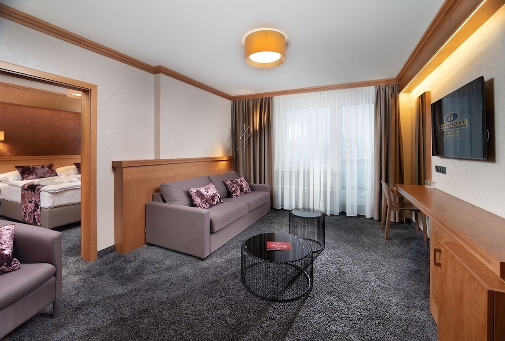 Hotel Harmony Club Hotel 48/67