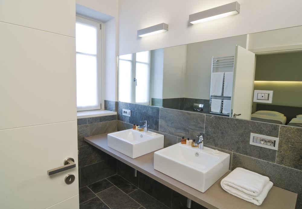Hotel di Varese 18/50