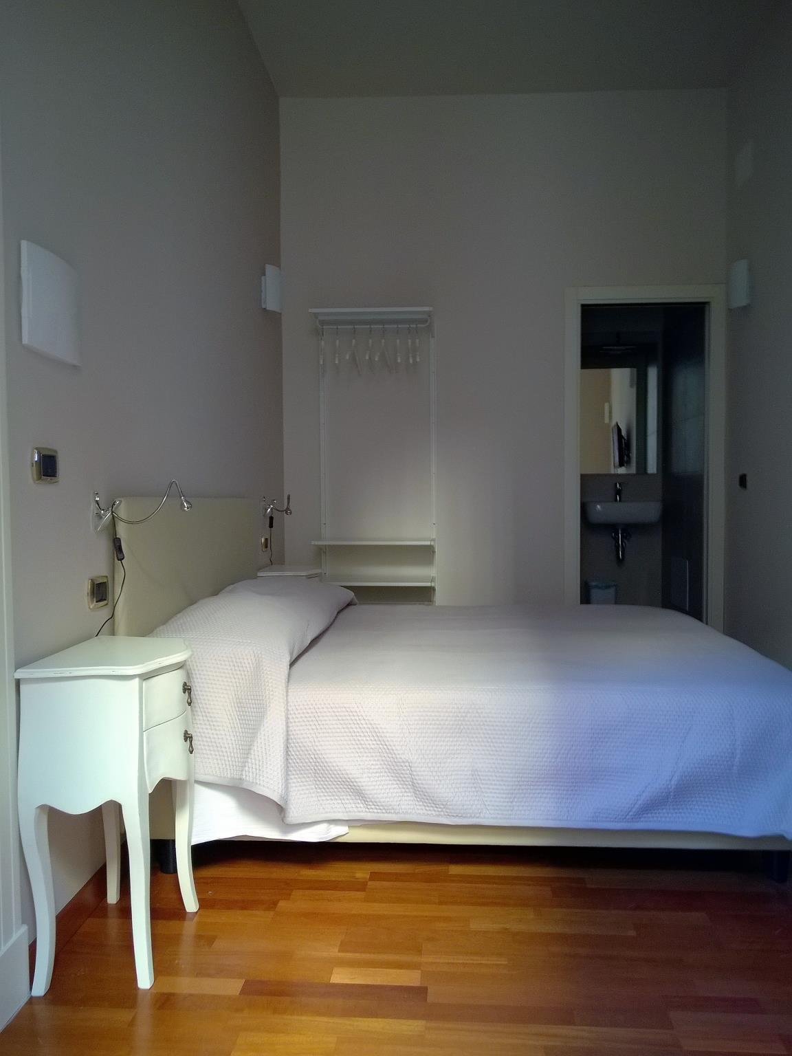 Room, Double Bed