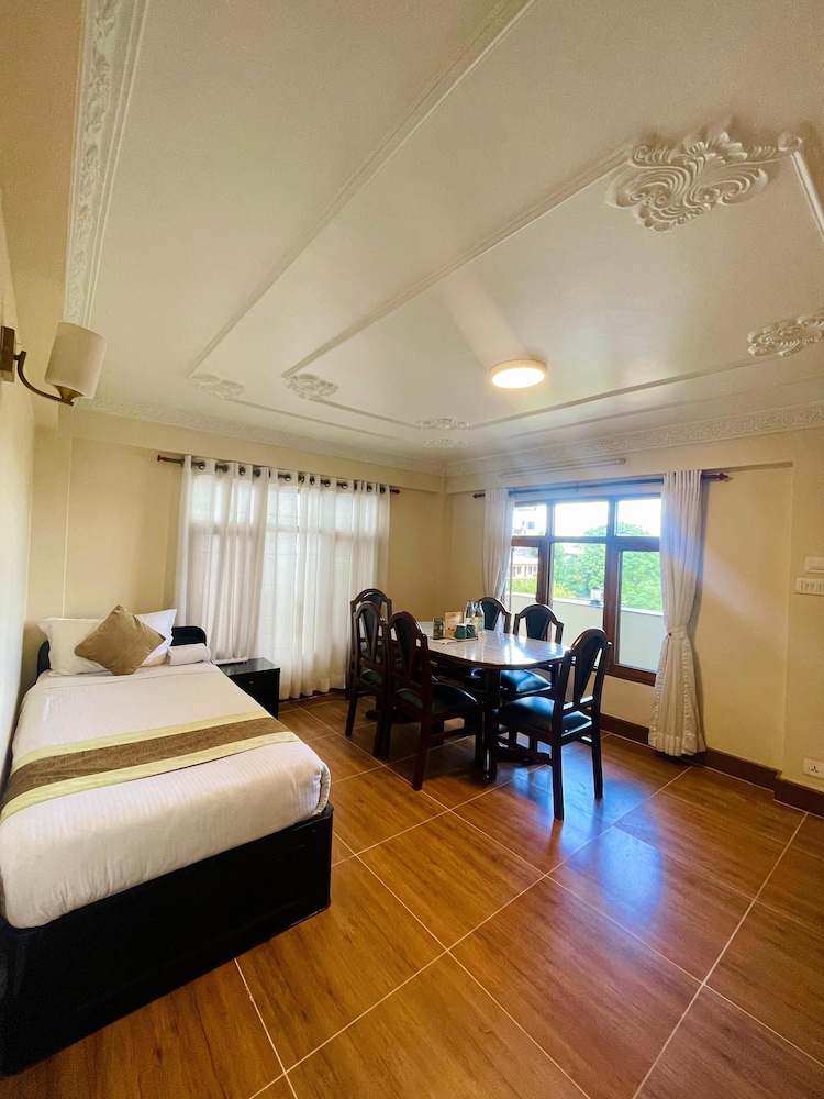 Bodhi Inn & Suite 17/50
