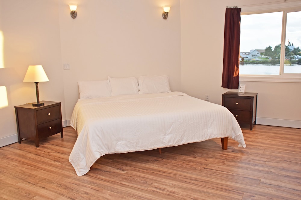 Longliner Lodge and Suites 20/41