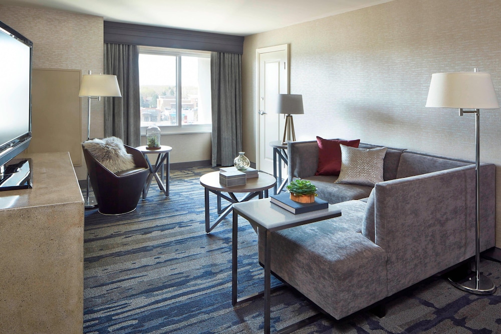 Rochester Airport Marriott 20/55