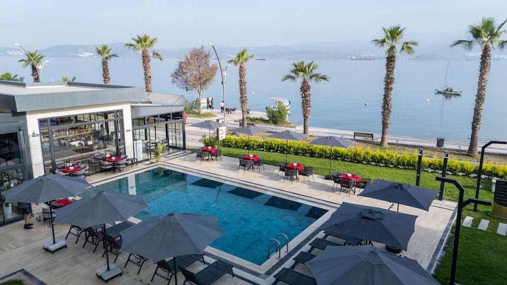 Roseira Mar Inn Luxury 52/55