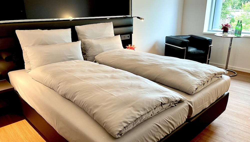Standard, King Bed, Convertible Double Bed, City View