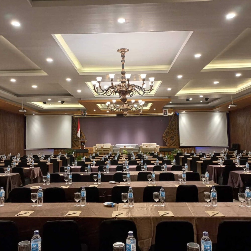 Griya Persada Convention Hotel And Resort 37/50