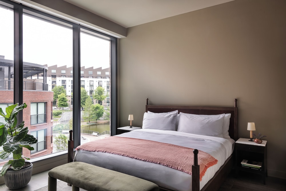 ROOM, MULTIPLE BEDS, PARK VIEW, ACCESSIBLE