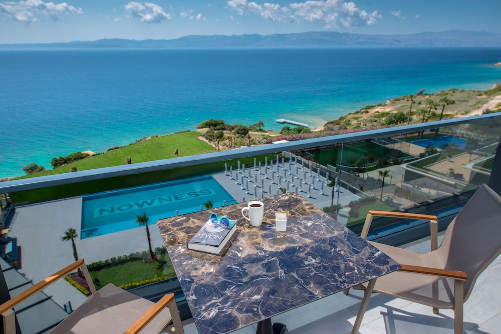 The Nowness Luxury Hotel & Spa - Adults Only 58/70