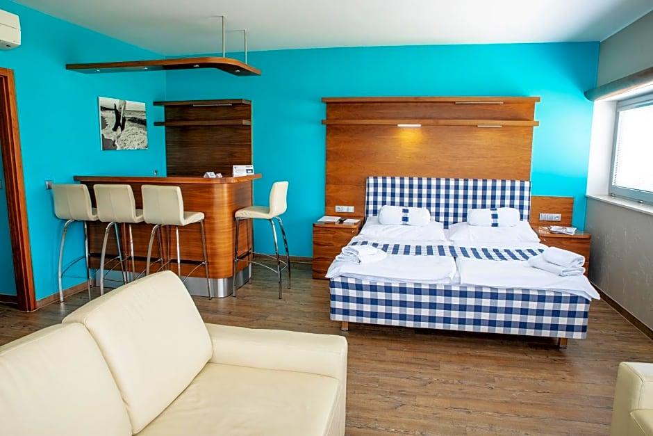 RESTAURANT AND DESIGN HOTEL NOEM ARCH 19/54