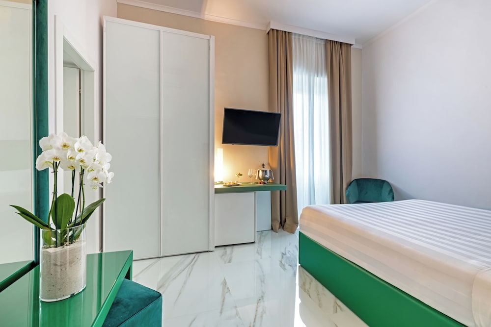 Classic, Single, Single Bed, French Bed, City View