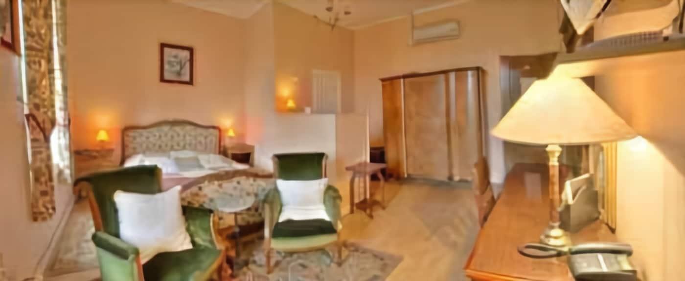 Auberge Des Ecluses 12/27