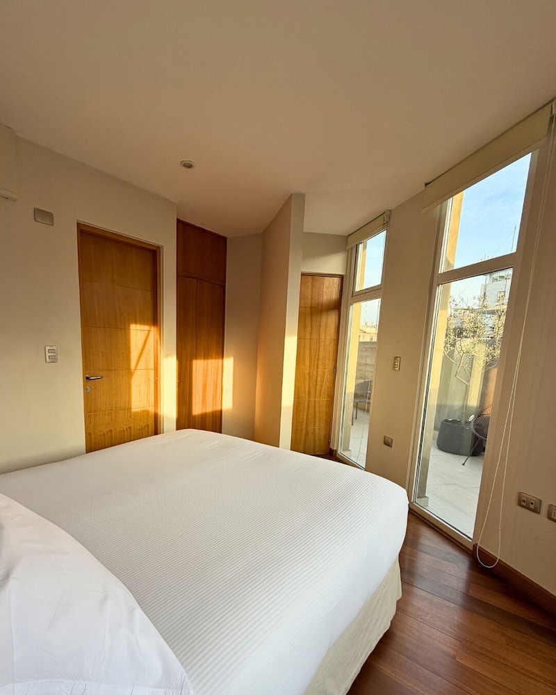 Lastarria Hotel and Aparts 30/64