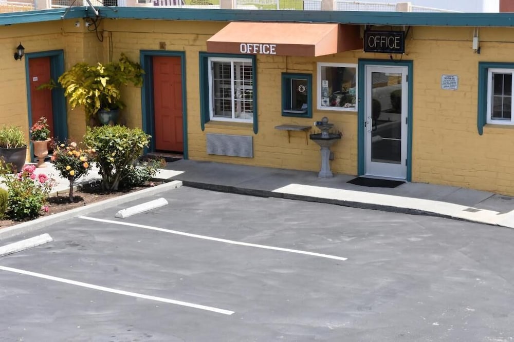 Seaside Inn 39/50