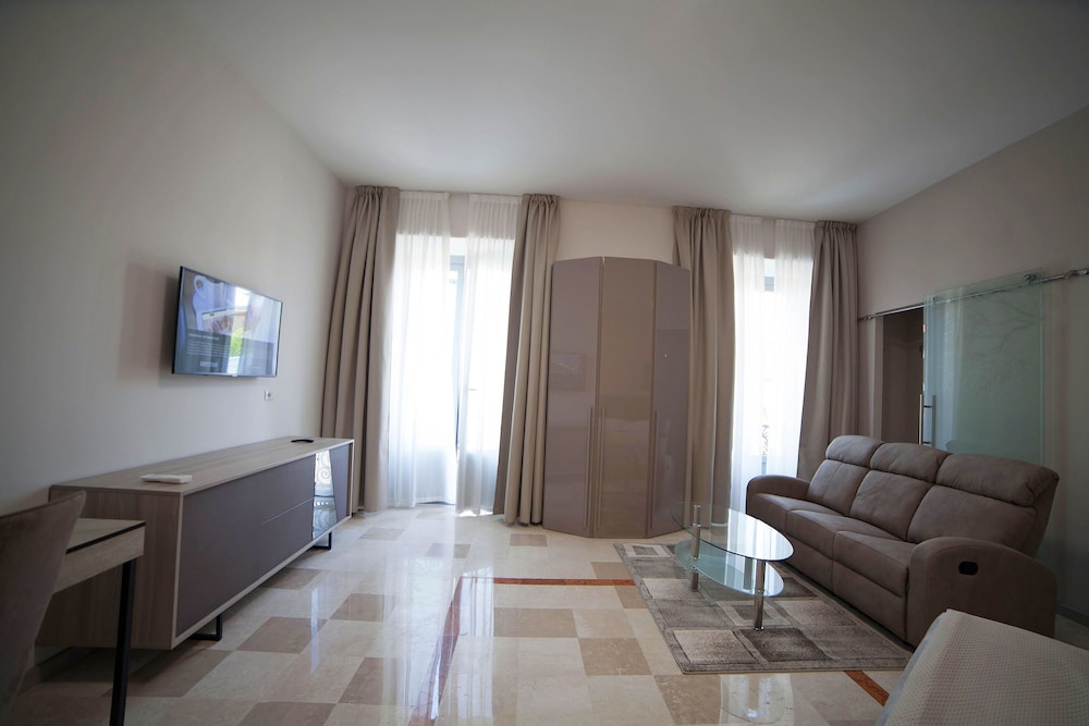 Cadorna House 31/50