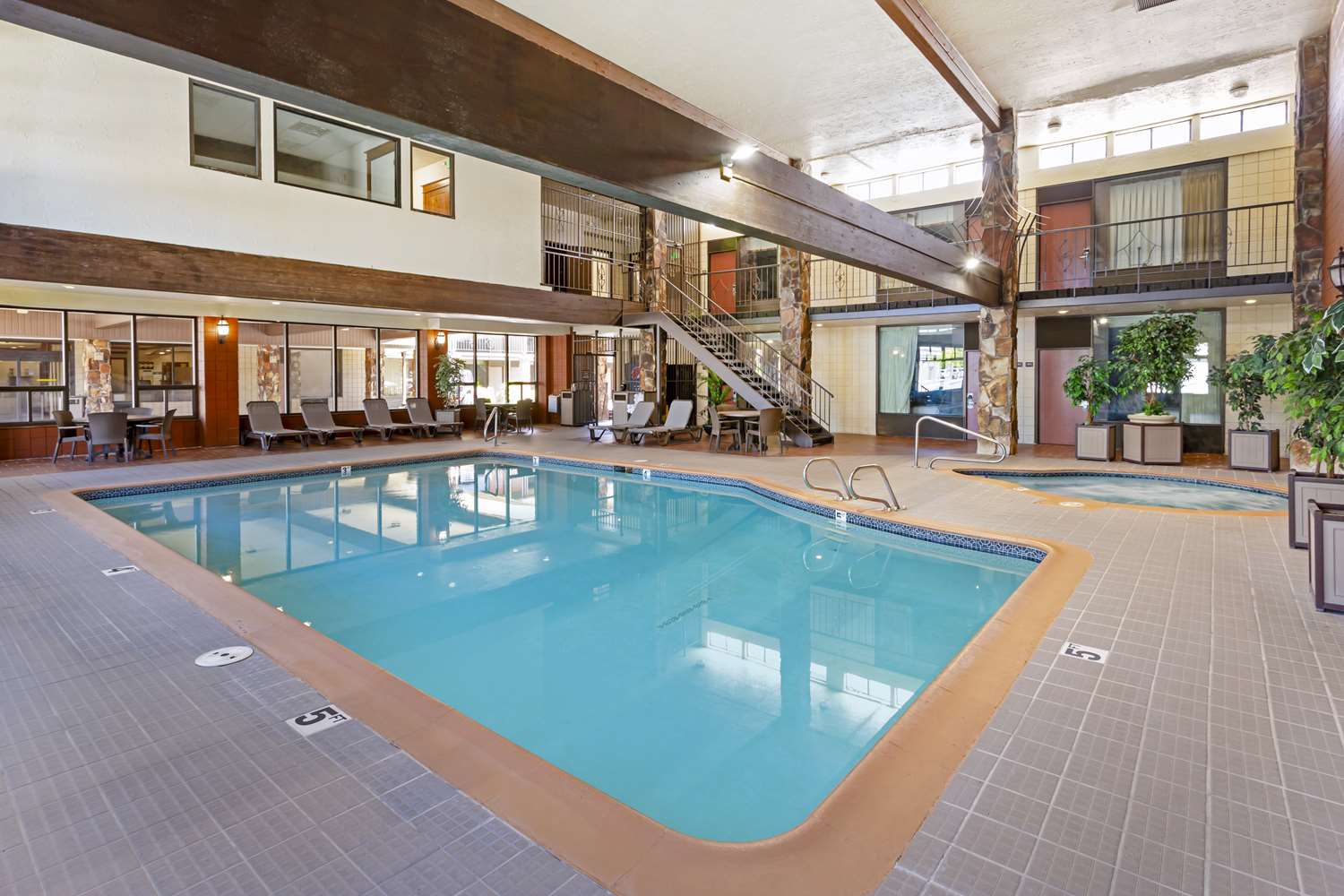 Best Western Plus Weston Inn 27/38