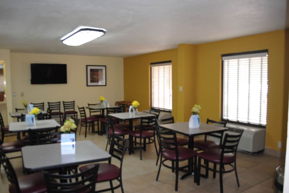 Days Inn By Wyndham Jacksonville Airport 23/31