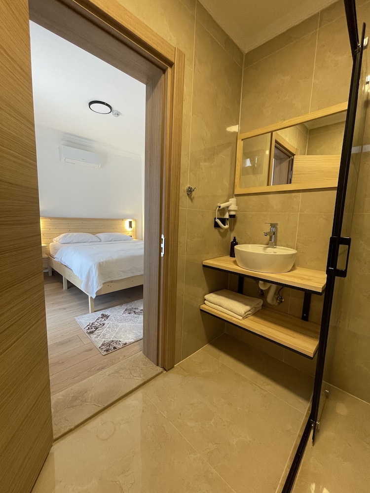 Alibaba Airport Hotel 49/50