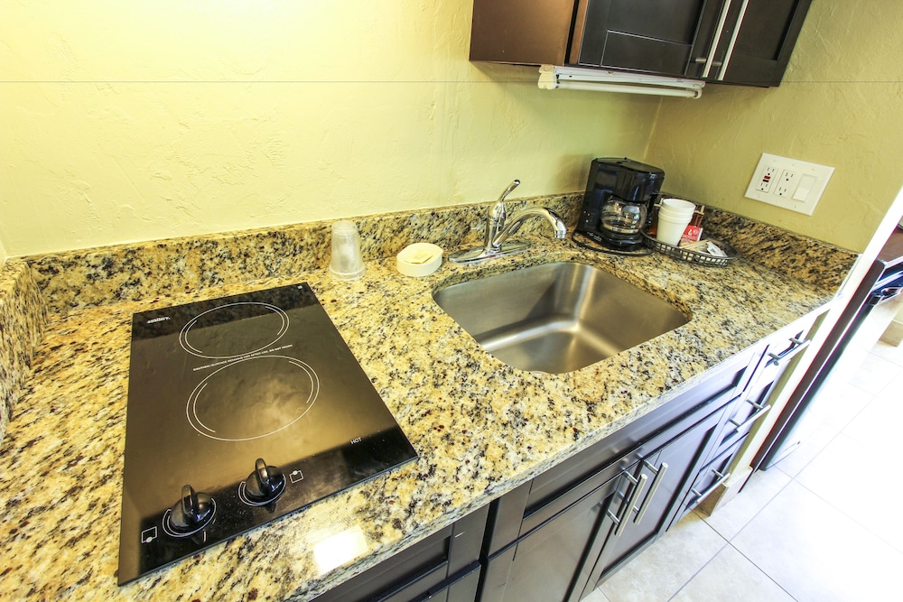 Oceans Beach Resort Suites 38/67