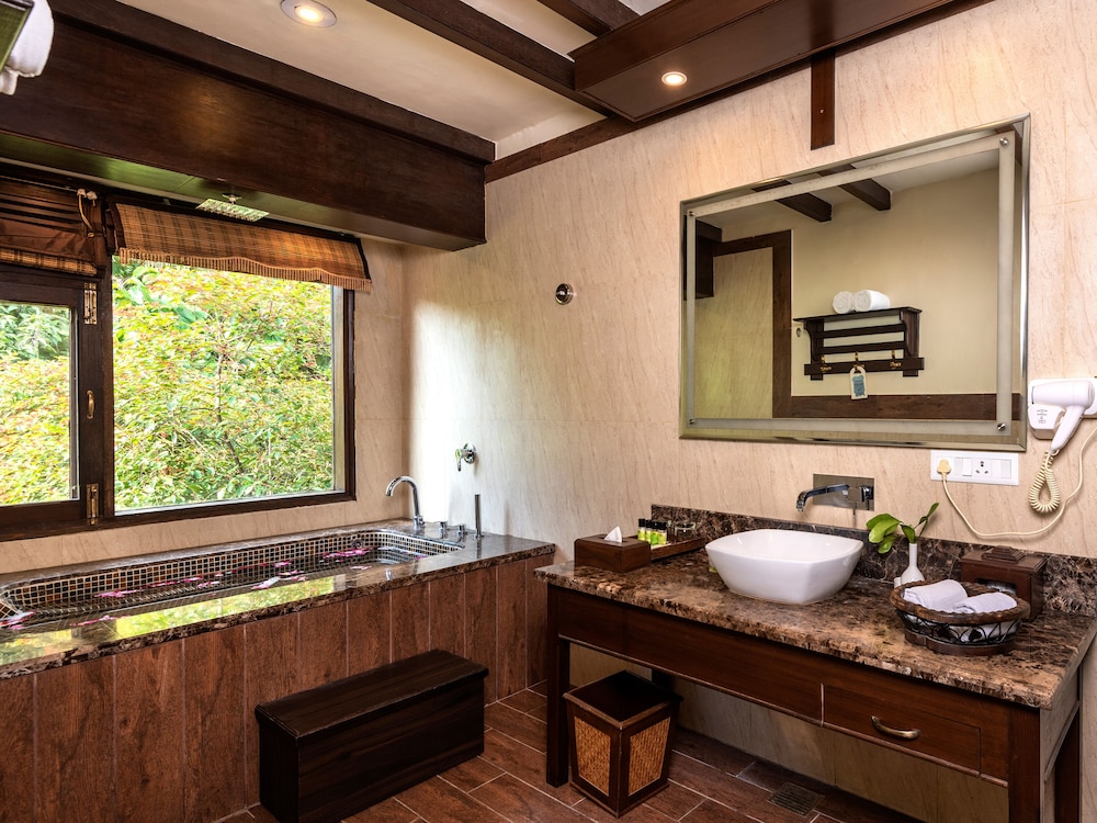 Heritage, King Bed، Aahana Resort and Spa- Jim Corbett 3/3