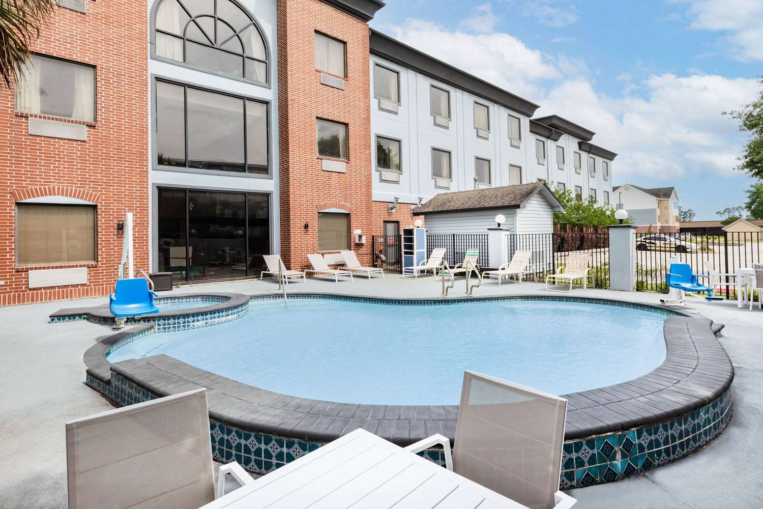 Wingate By Wyndham Houston Bush Intercontinental Airport Iah 44/55
