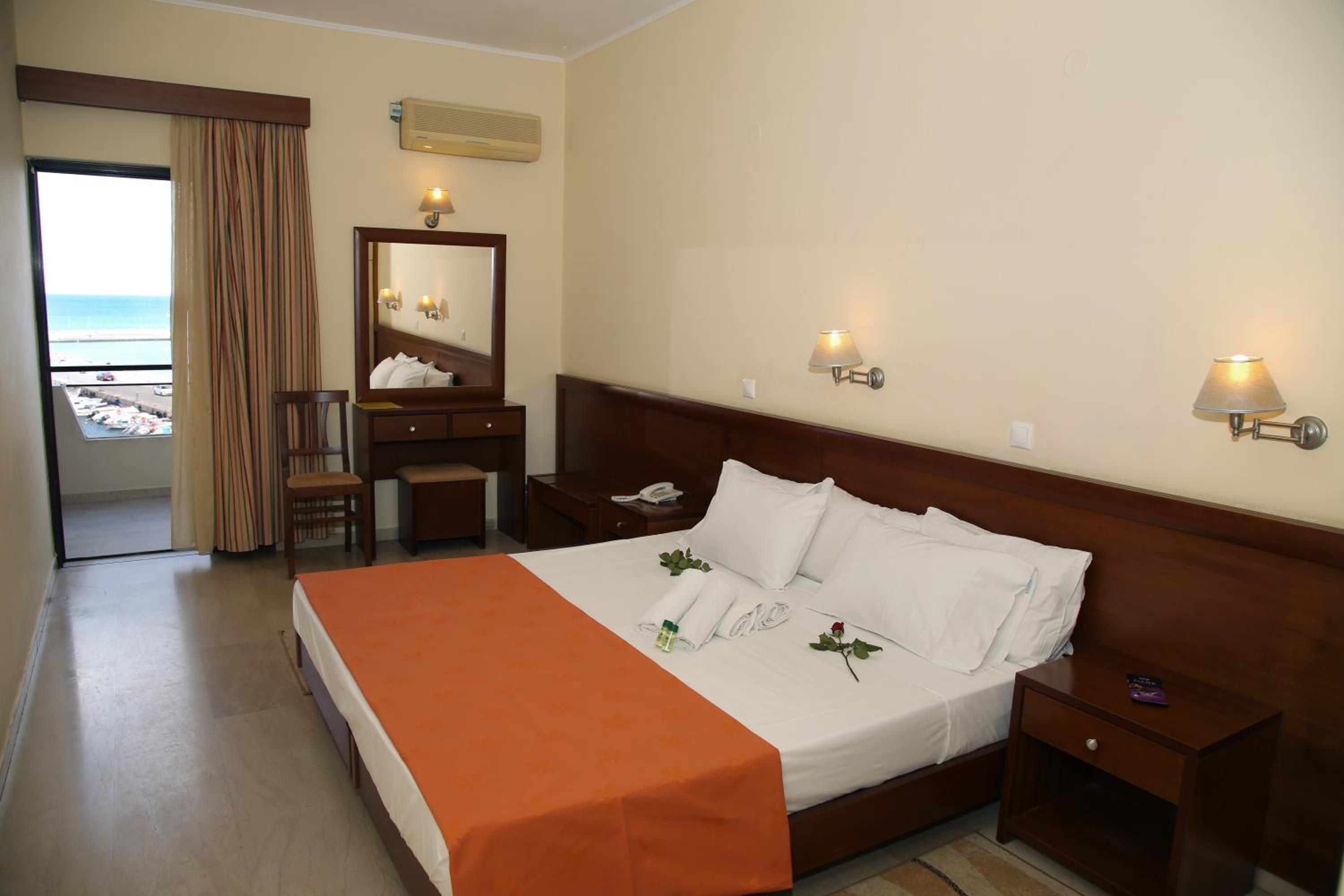 Elysee Hotel 12/48