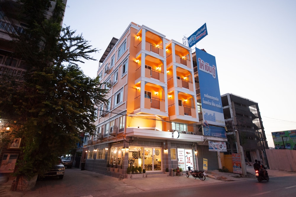 Hoppers Place Donmuang Hostel 8/46